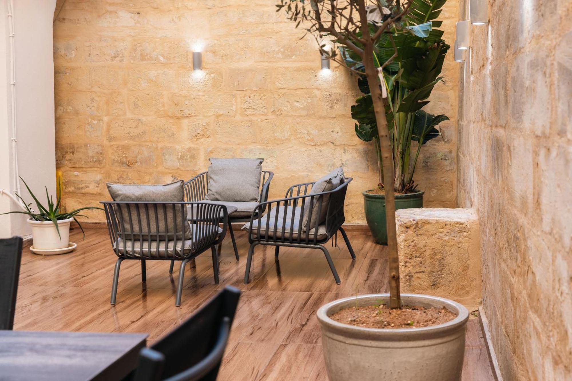 Valletta Waterfront Backyard Flat By Arcobnb Il-Furjana Exteriör bild