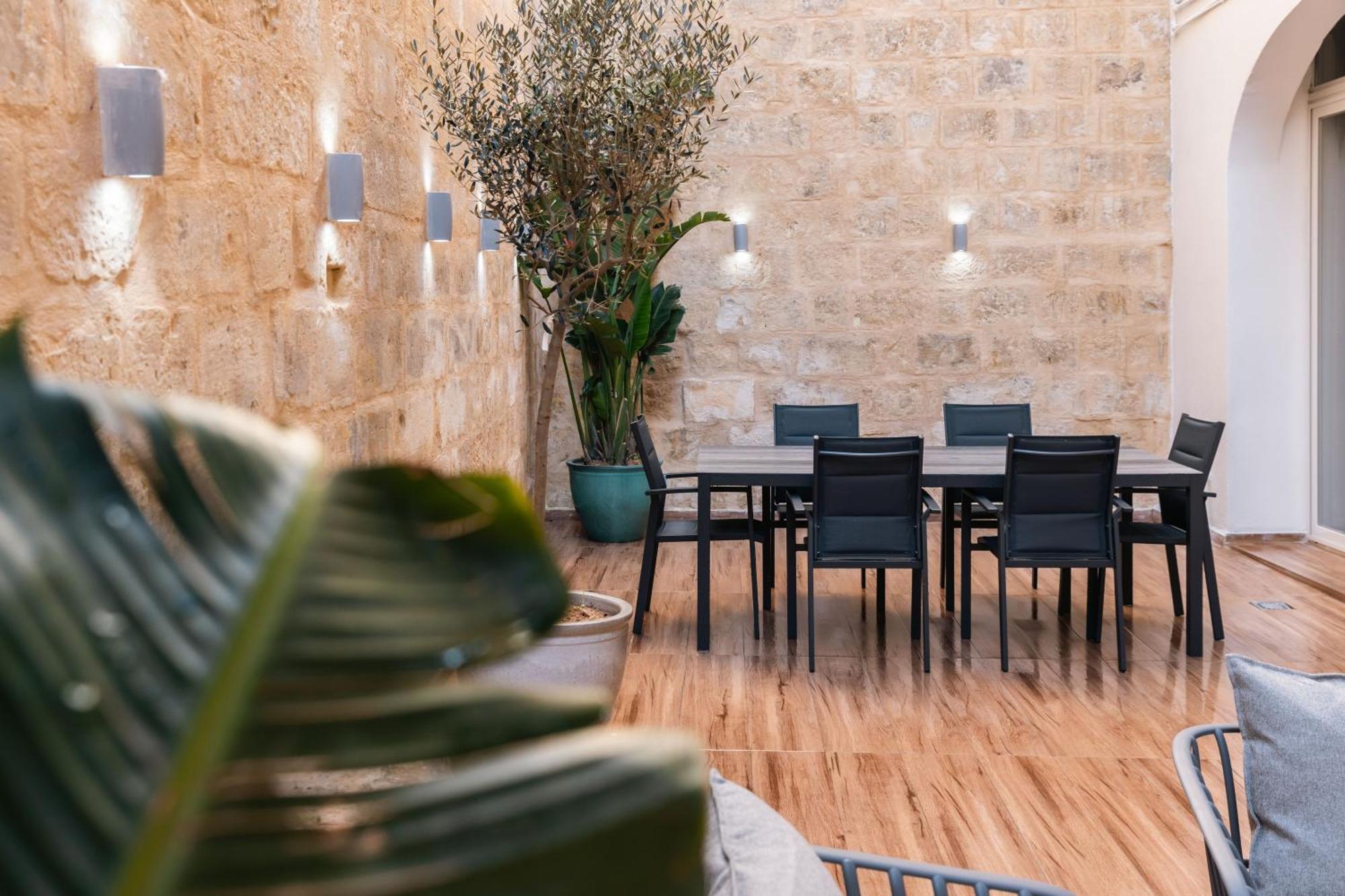 Valletta Waterfront Backyard Flat By Arcobnb Il-Furjana Exteriör bild